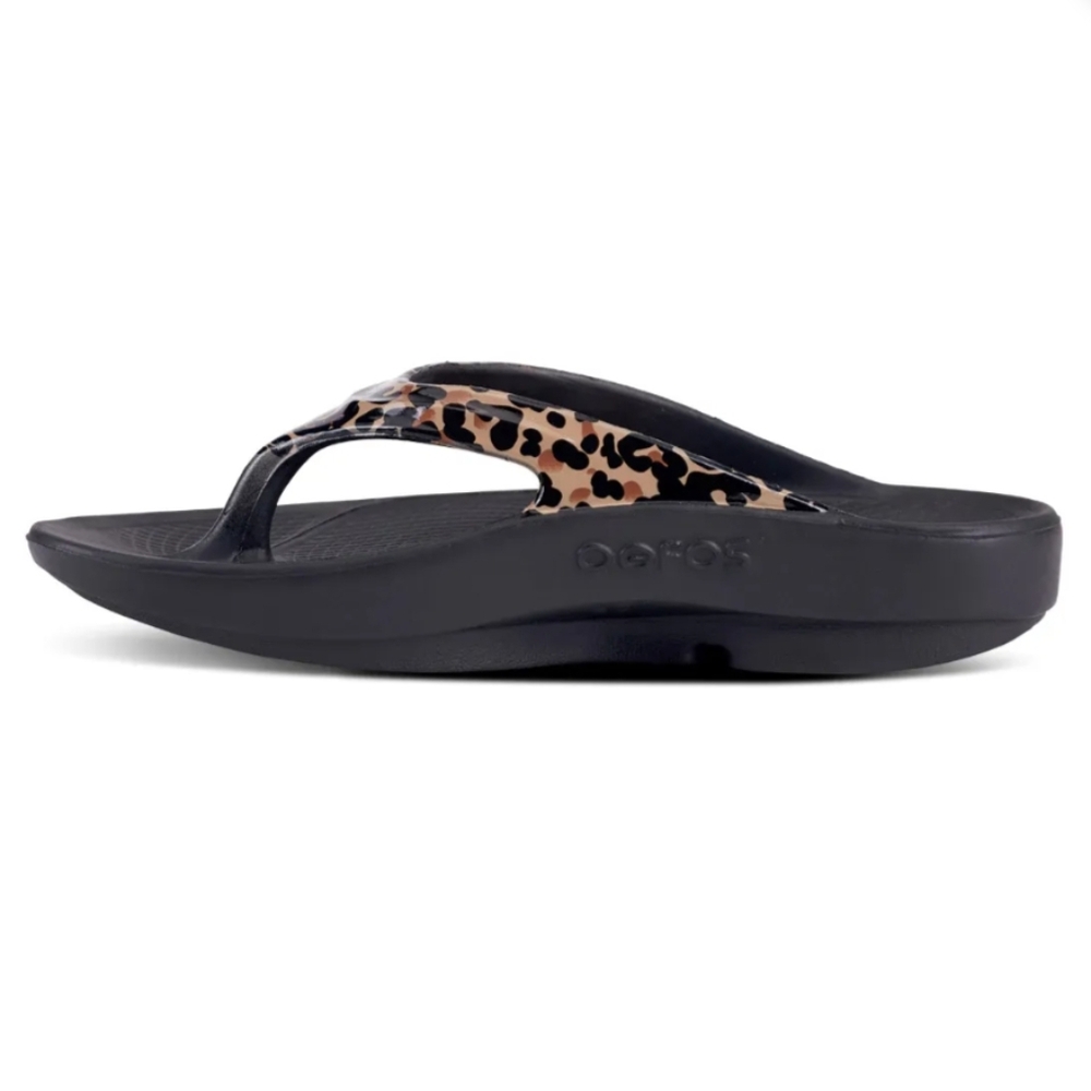 OOFOS Leopard Print Thong Sandals in Black and Tan - Picture 4 of 10